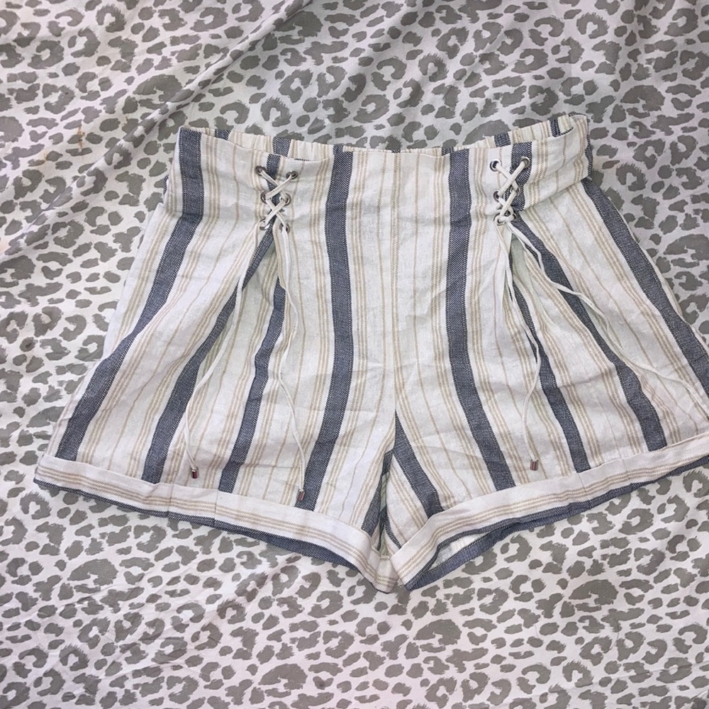 Lace Up Tan NVY Shorts